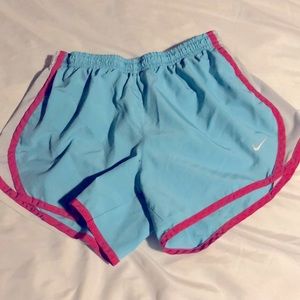 nike tempos size youth M (good condition)